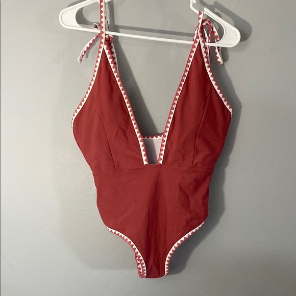 ZafulSwim burgundy One-Piece Swimsuit size Medium 6 - Picture 1 of 9